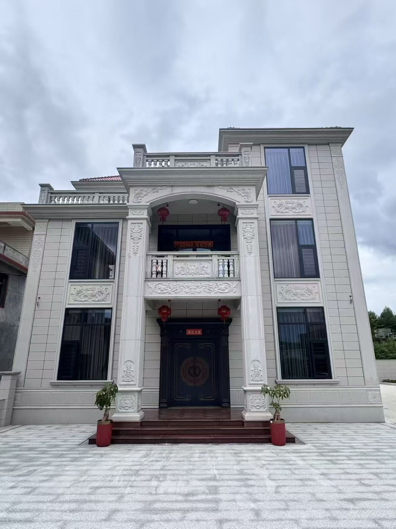 天水 芝麻白石材别墅干挂案例展示