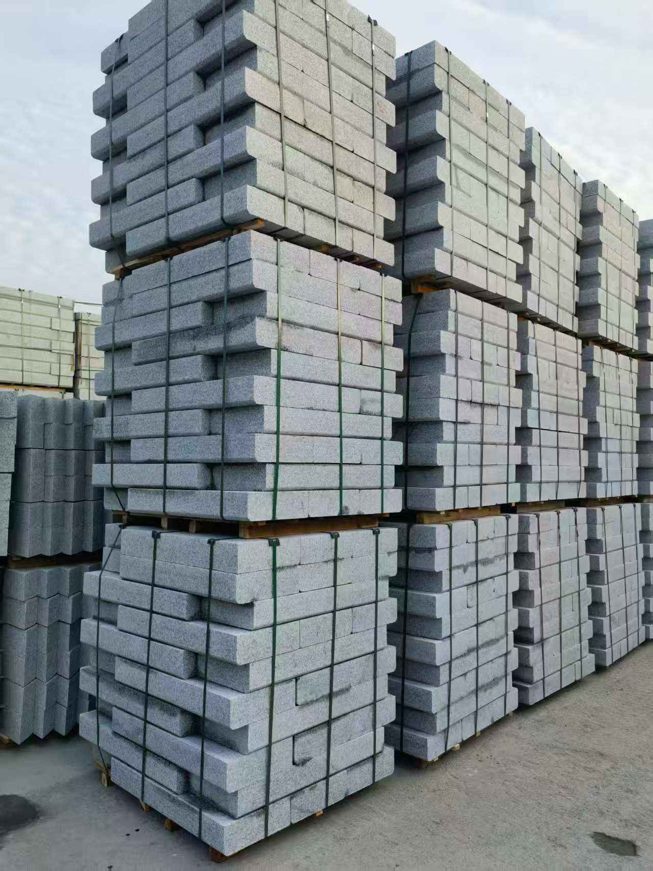 天水 路沿石（路侧石），颜色一致，尺寸标准