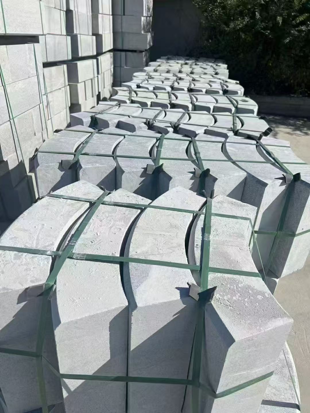 天水 芝麻灰弧形路沿石