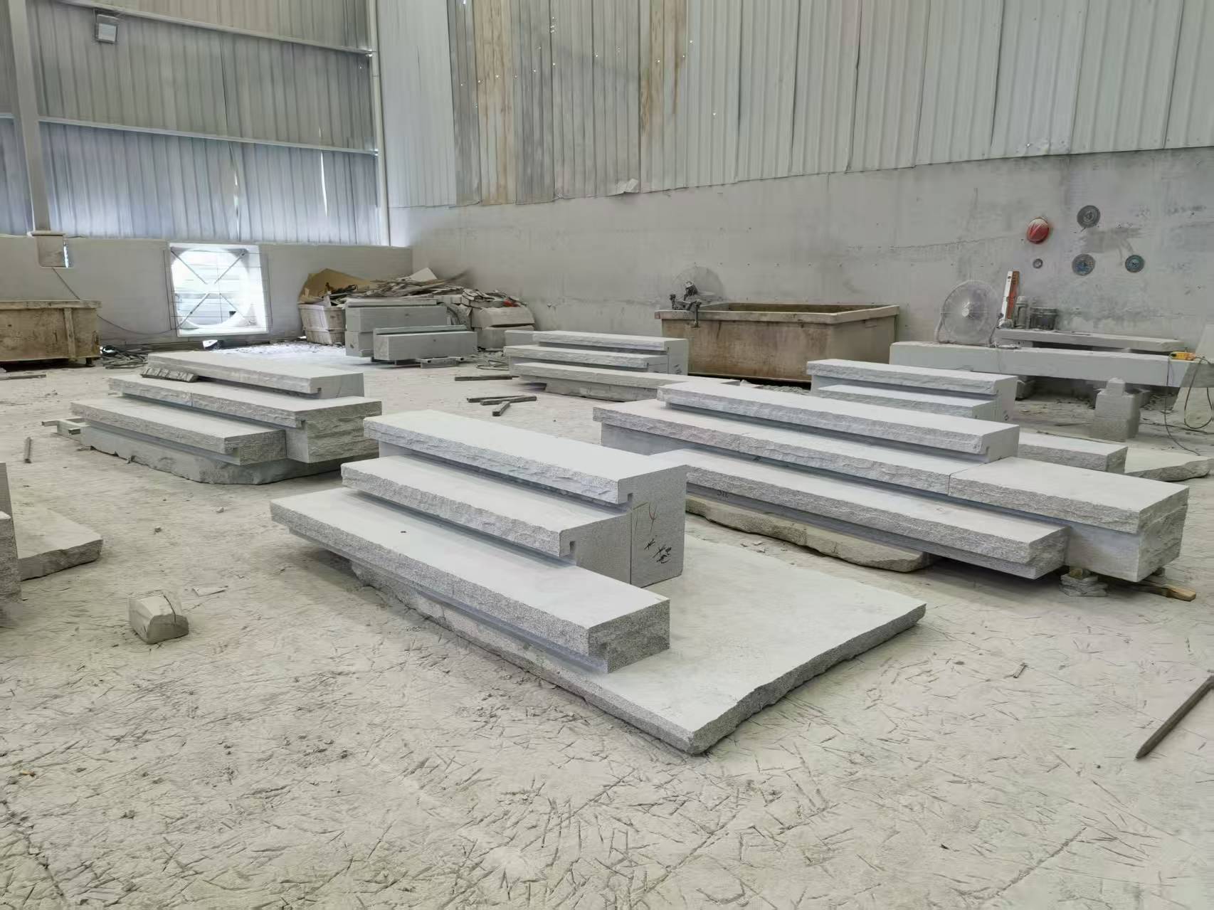 天水 整石台阶（大面火烧+侧面自然面），出货前厂内拼装