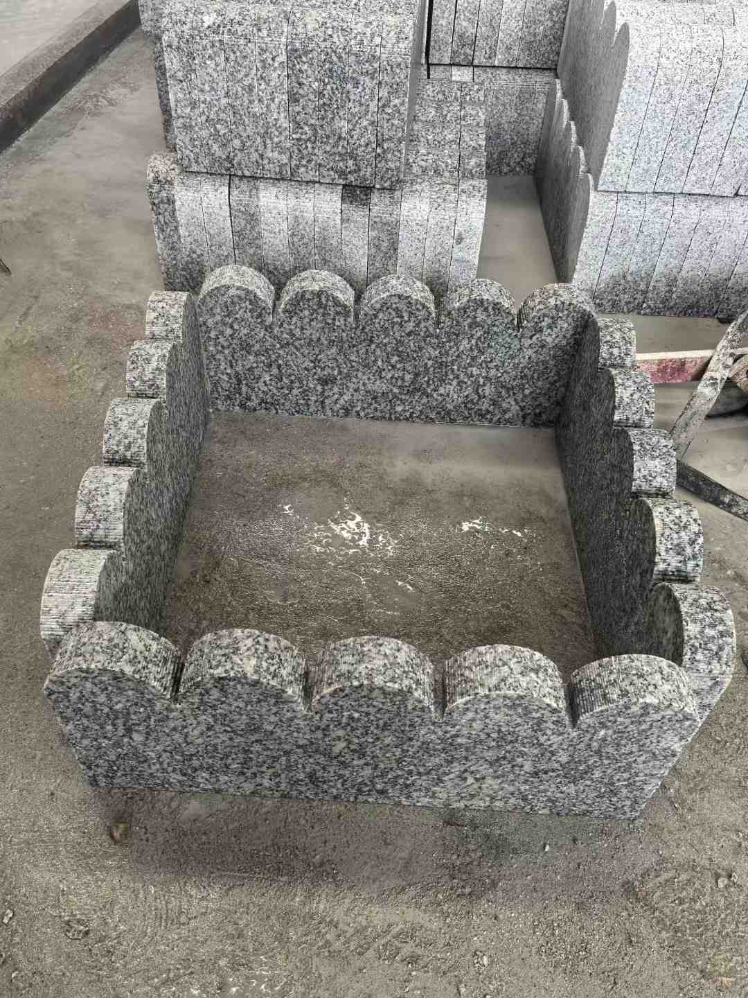 天水 花边石、花坛围栏石、花池界石、菜园栅栏石、镶边石、波浪状界石介绍