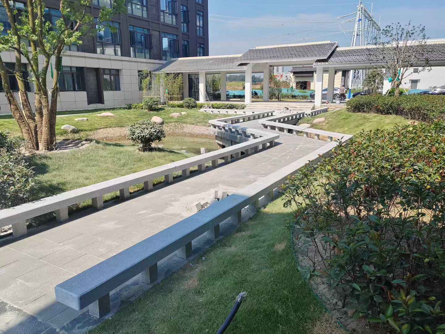 天水 芝麻灰小区坐凳&栏杆安装效果