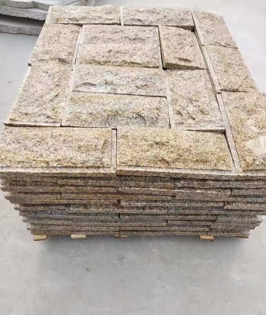 天水黄锈石蘑菇石